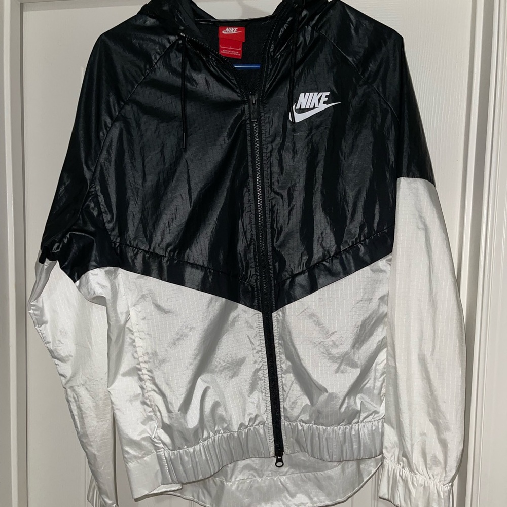 Nike Black and White Windbreaker Jacket with Hood